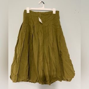 H&M pleated olive skirt